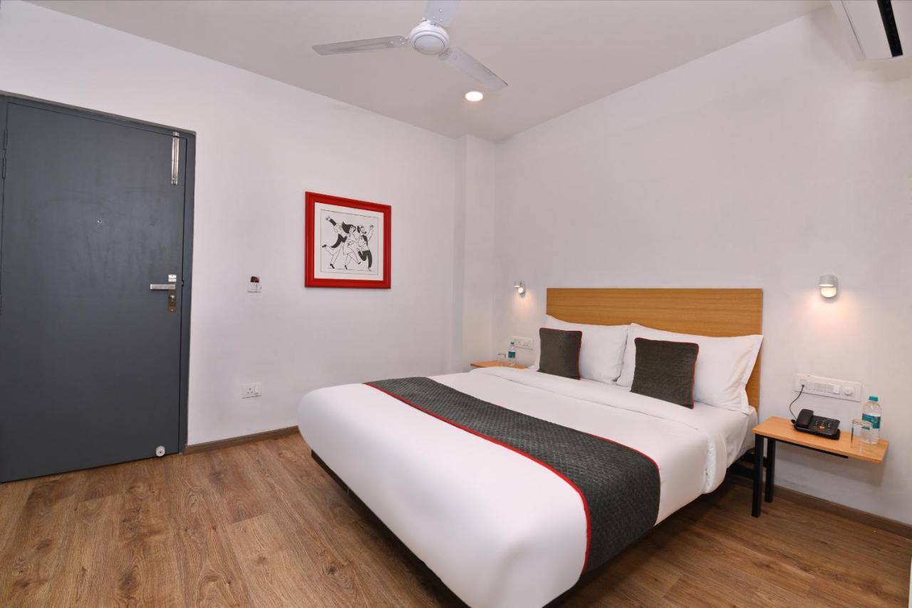Townhouse Function Inn Near Chaudhary Charan Singh International Airport Lucknow Eksteriør bilde