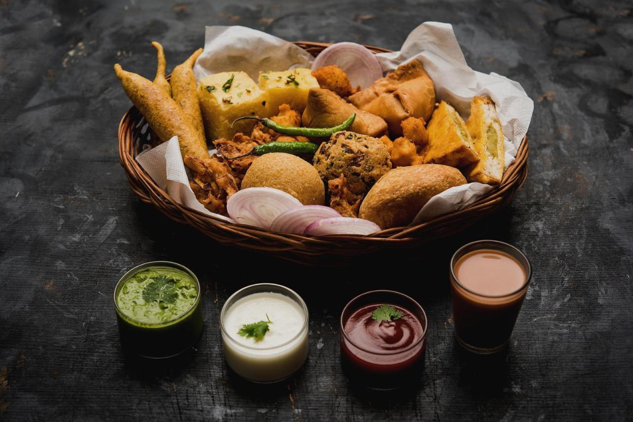Townhouse Function Inn Near Chaudhary Charan Singh International Airport Lucknow Eksteriør bilde