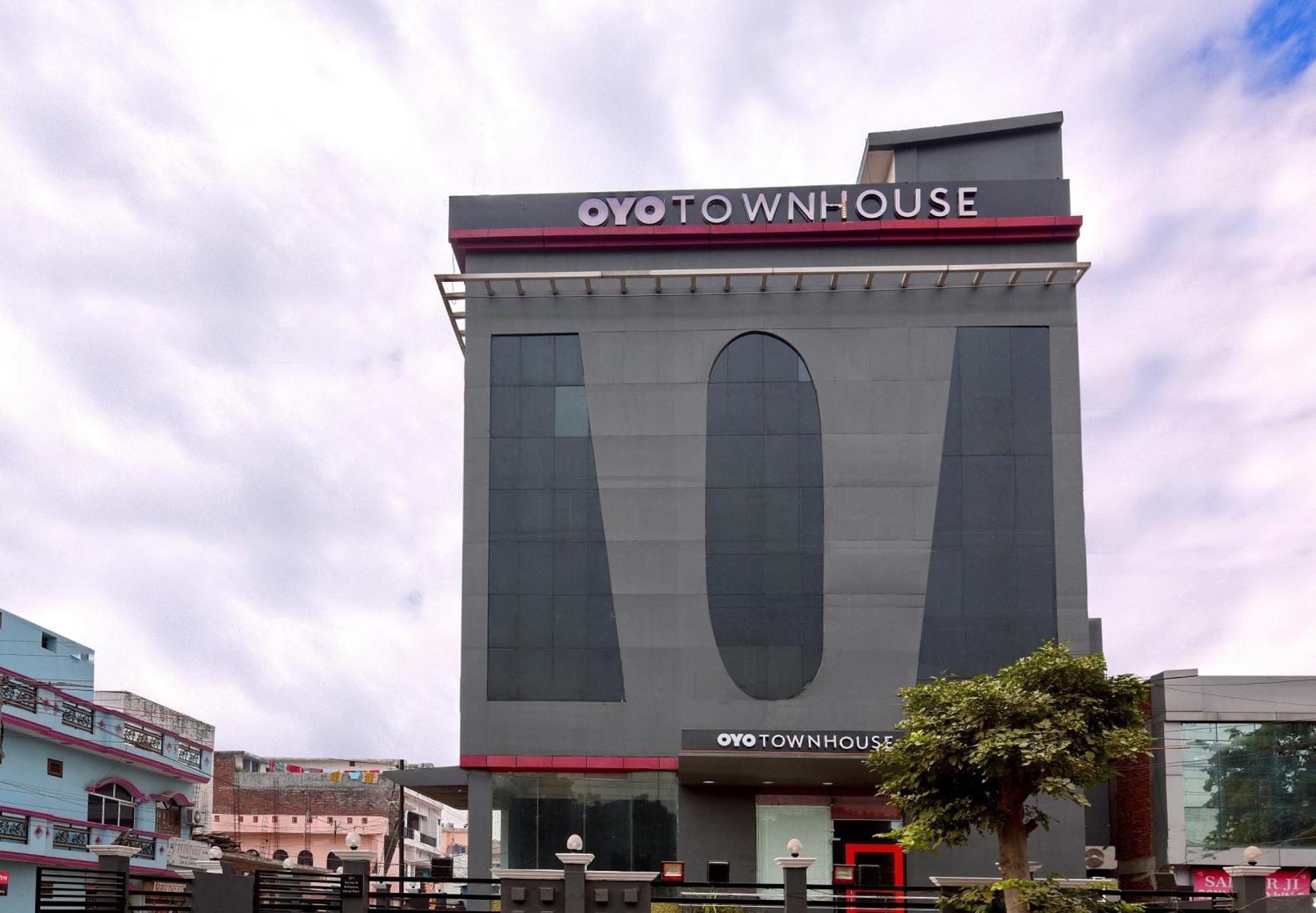 Townhouse Function Inn Near Chaudhary Charan Singh International Airport Lucknow Eksteriør bilde