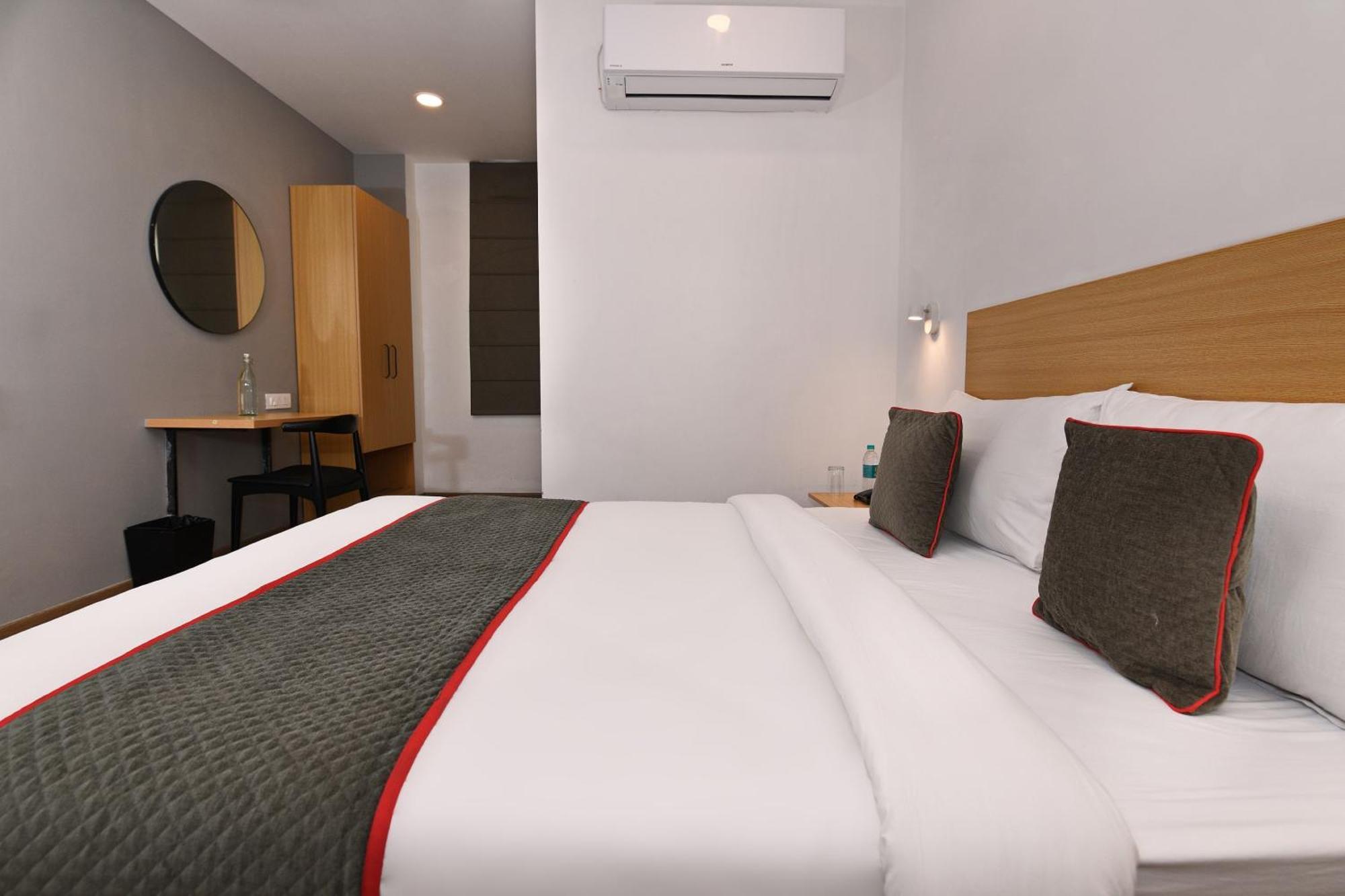 Townhouse Function Inn Near Chaudhary Charan Singh International Airport Lucknow Eksteriør bilde